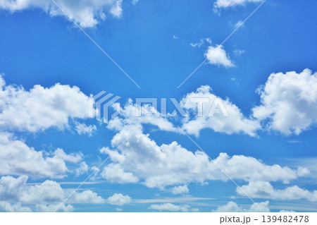 夏の青空と雲 夏の青空と雲 139482478