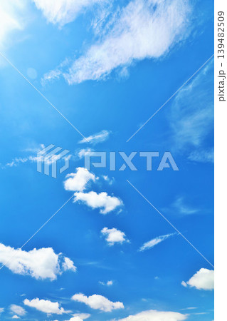 秋の青空と雲 秋の青空と雲 139482509