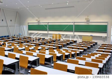 大学の大講堂 大学の大講堂 139483538