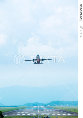 高知空港から離陸する飛行機 高知空港から離陸する飛行機 139483936
