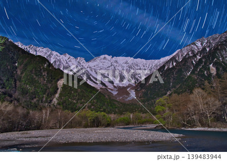 上高地の星空 139483944