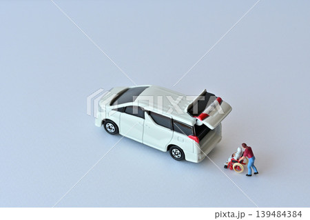 福祉車両と車いす 介護イメージ 福祉車両と車いす 介護イメージ 139484384