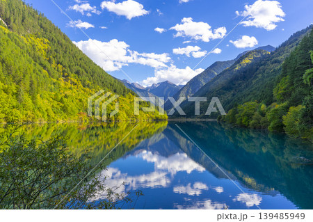 Stream under the Pearl Shoal Waterfall in Jiuzhai Valley National Park, China. 139485949