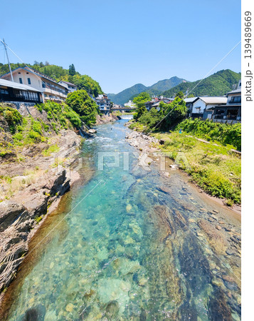 郡上八幡：宮ヶ瀬橋から見る吉田川 139489669