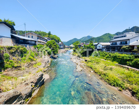 郡上八幡:宮ヶ瀬橋から見る吉田川 郡上八幡:宮ヶ瀬橋から見る吉田川 139489670