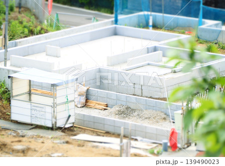 住宅用に整備された造成地　宅地開発業 139490023