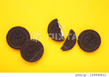 Mykolaiv, Ukraine - April 25, 2026: Oreo Cookies on yellow background. 139490622