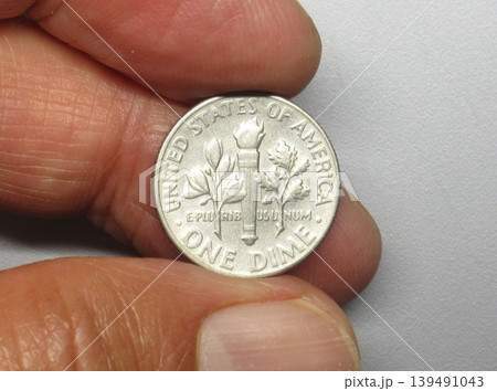 アメリカ合衆国で1964年に発行された10セント硬貨 139491043