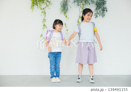 小学生の女の子 139491155