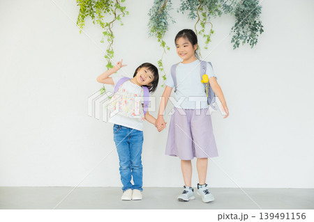 小学生の女の子 139491156