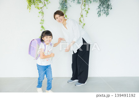 小学生の女の子 139491192