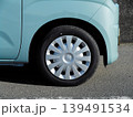 軽乗用車のスチールホイールとホイールカバー 139491534
