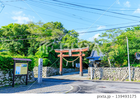 初夏の里麓武家屋敷通り　里麓八幡神社　鹿児島県薩摩川内市 139493175