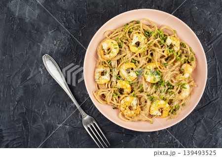 Seafood spaghetti with shrimp and creamy garlic sauce Seafood spaghetti with shrimp and creamy garlic sauce 139493525