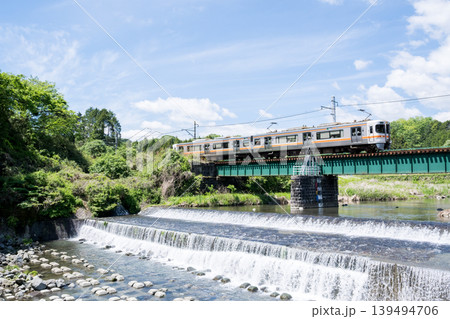 【御殿番線】鮎沢川を渡る普通列車 【御殿番線】鮎沢川を渡る普通列車 139494706