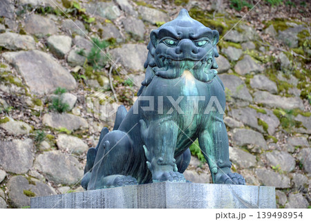 安芸の宮島厳島神社参道の狛犬-1 139498954