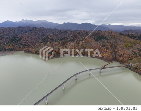 ＜鳥瞰＞白銀へ続く橋 139501383