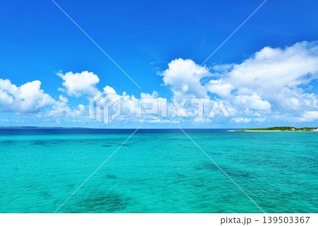 沖縄 宮古島 夏の青空と海 沖縄 宮古島 夏の青空と海 139503367