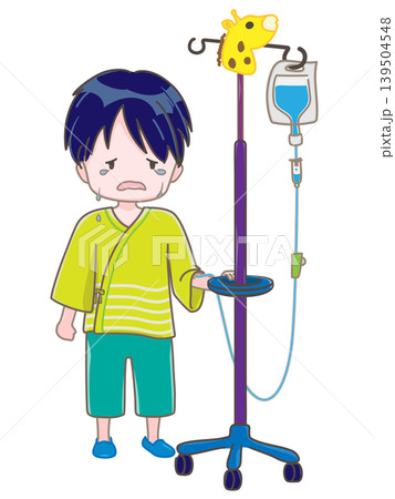 左腕に点滴をしながら立っている子供 泣いているイメージ 左腕に点滴をしながら立っている子供 泣いているイメージ 139504548