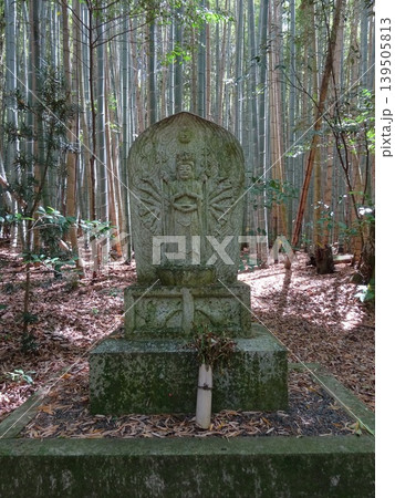 滋賀県の岩戸山の十三仏 139505813