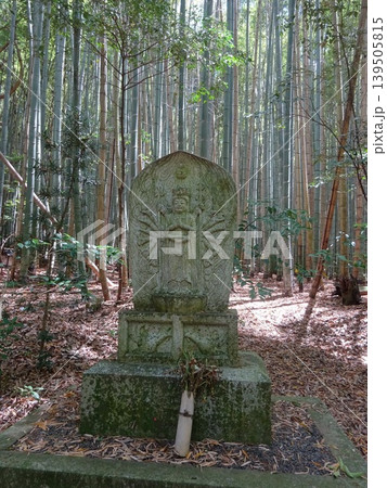 滋賀県の岩戸山の十三仏 滋賀県の岩戸山の十三仏 139505815