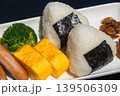 おにぎり定食02 139506309