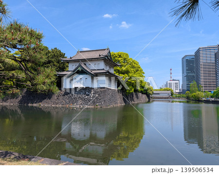 東京都千代田区皇居東御苑の巽櫓 東京都千代田区皇居東御苑の巽櫓 139506534
