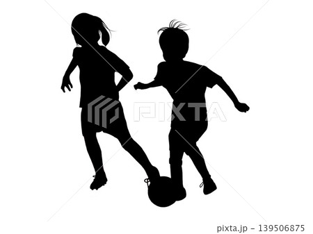 子供の男女サッカーイラスト 139506875
