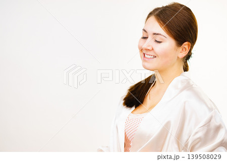 Girl with no makeup 139508029