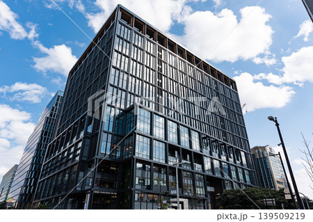 ONE FUKUOKA BLDG.（ワンビル）へ向かう　福岡県福岡市中央区 139509219