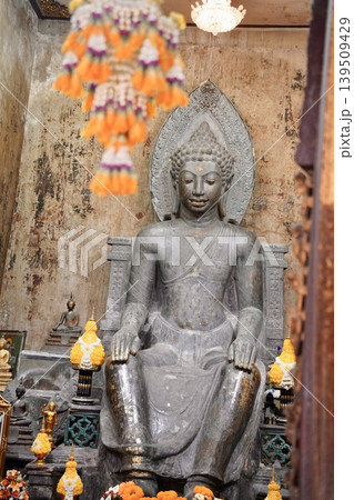 アユタヤにあるインド人の顔を持つ仏像 アユタヤにあるインド人の顔を持つ仏像 139509429