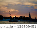 ワットアルンから見たバガン遺跡の夕景 139509451