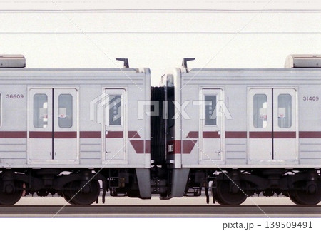 東武鉄道 30000系、走行中の電車の連結部 東武鉄道 30000系、走行中の電車の連結部 139509491