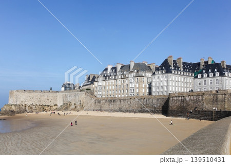 View of the city of Saint-Malo in Brittany, France View of the city of Saint-Malo in Brittany, France 139510431