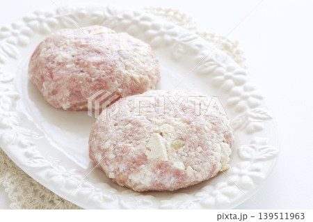 片栗粉でつくるハンバーグ 139511963