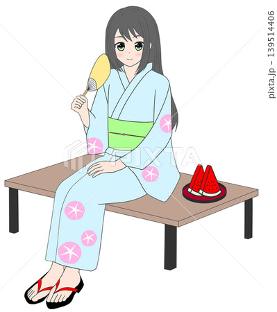 うちわを持って縁台に座る浴衣姿の女性 うちわを持って縁台に座る浴衣姿の女性 139514406
