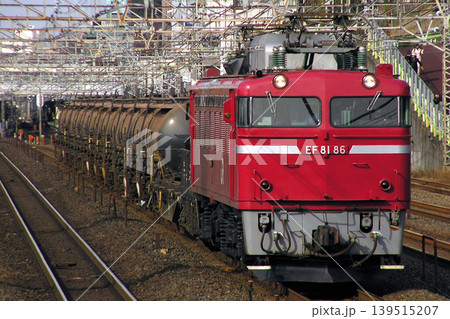 常磐線を行く安中貨物(EF81形牽引) 常磐線を行く安中貨物(EF81形牽引) 139515207