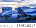 滑走路へ向かう航空機 滑走路へ向かう航空機 139516317