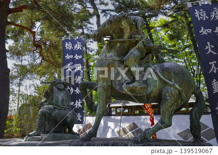 川中島古戦場史跡公園の武田信玄と上杉謙信像 139519067