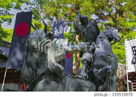 川中島古戦場史跡公園の武田信玄と上杉謙信像 139519070