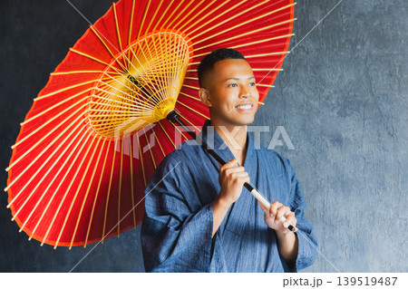 浴衣を着た外国人男性 浴衣を着た外国人男性 139519487