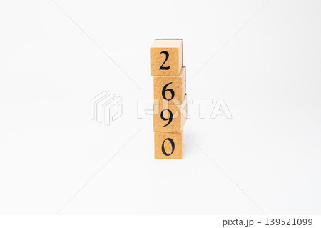 木のブロックで並べた4桁の数字 木のブロックで並べた4桁の数字 139521099