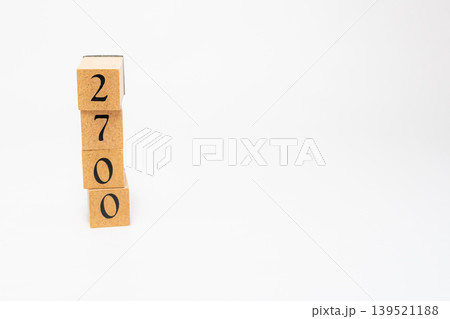 木のブロックで並べた4桁の数字 木のブロックで並べた4桁の数字 139521188
