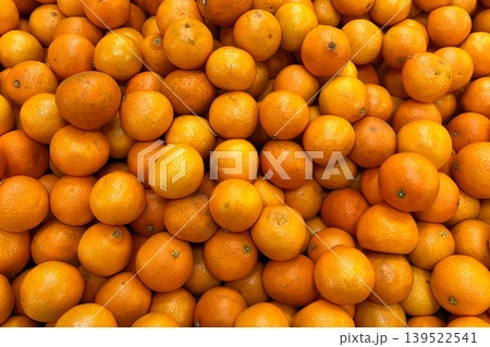 Fresh oranges at fruit market Fresh oranges at fruit market 139522541