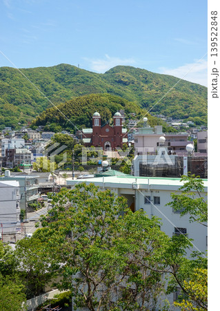 長崎平和公園から見た浦上天主堂（2026年5月撮影） 139522848