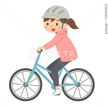 ヘルメットをかぶって自転車に乗る女性 ヘルメットをかぶって自転車に乗る女性 139523031