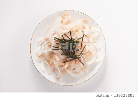 新玉ねぎ　ツナサラダ 139525803