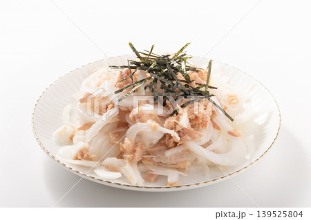 新玉ねぎ　ツナサラダ 139525804