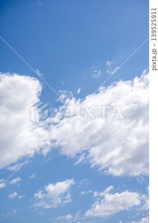 初夏の空 青空 空 晴れ 5月 イメージ 初夏の空 青空 空 晴れ 5月 イメージ 139525911