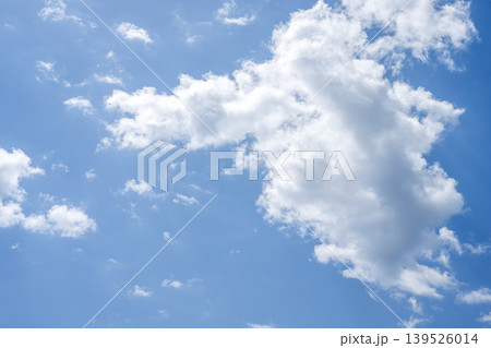 初夏の空 青空 空 晴れ 5月 イメージ 初夏の空 青空 空 晴れ 5月 イメージ 139526014